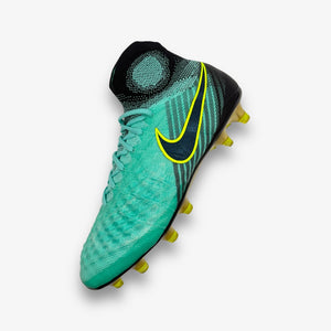 Nike Magista